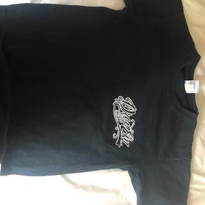 Size small black “Drop ‘Em” tee